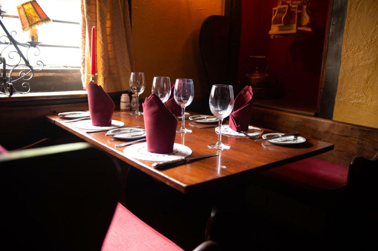 The Withies Inn กอดัลมิง ภายนอก รูปภาพ